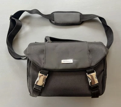 Nikon 17001 DSLR Shoulder/Hand Bag Case Canvas, Adjustable Pockets w/Strap NEW - Image 1 of 3