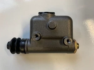 International Nash and Lafayette brake master cylinder 1935-1947 - Foto 1 di 5