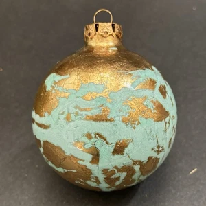 HSEAD 50th Anniversary Schlagmetal Dutch Gold Green Ball Ornament Glass 4" - Bild 1 von 5