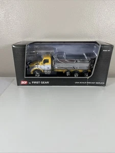 1/64 DCP #60-1416 Yellow & White Kenworth T880 Day Cab Rogue Dump W/Tri Axle G30 - Picture 1 of 8