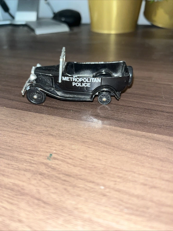 USED Lledo Ford Metropolitan Police Car Days Gone Toy Diecast Model #164 - Image 1 of 4