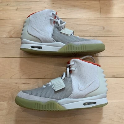 Nike Air Yeezy 2 NRG Platinum Kanye West (508214-010) Men's 10.5 US NEW UNWORN - Image 1 of 4
