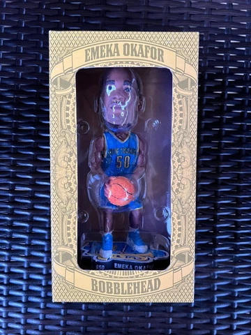 EMEKA OKAFOR NEW ORLEANS H0RNETS/PELICANS  BOBBLEHEAD -RARE-VINTAGE-NEW IN BOX Cover