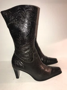 BOTAS MUJER ANTONIO MELANI TALLA 6 1/2 MARRÓN TOOLED Cuero Cremallera Media Pantorrilla WS11-1 - Imagen 1 de 5