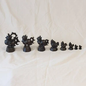 Juego de 8 pesas antiguas de opio de hierro dragón birmano - Imagen 1 de 10