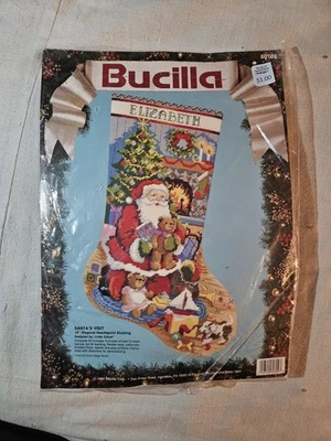 1991 Bucilla Santa's Visit Needlepoint kit de meia 60702 Linda Gillum aberto  - Imagem 1 de 4
