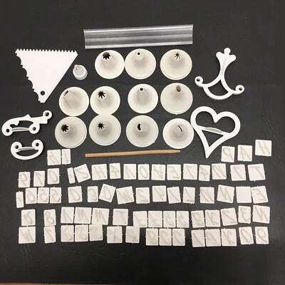 Cake Decorating Kit Caddy Tips Letters Numbers And More Incomplete Preowned Foto 1 de 4