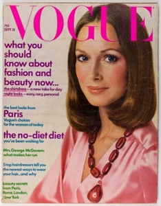 KAREN GRAHAM Avedon JON VOIGHT Vogue Sept 1972 Collections OSCAR DE LA RENTA vtg - Picture 1 of 20