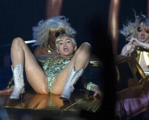 Miley Cyrus PHOTO 4x6 8x10 (Größe wählbar) #087 - Bild 1 von 1