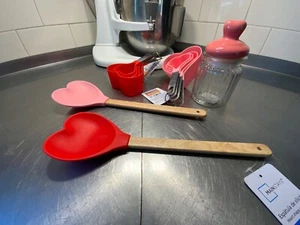 1 Generic Heart shaped silicone spatula PINK baking,stirring,pastry,kitchen - Picture 1 of 6