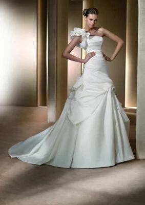 Vestido de novia Pronovias - Nuevo con etiqueta 70% de descuento - Álora - Talla calle 6-8 / EU 40 Foto 1 de 4