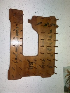 Ahorrador de carrete de madera vintage 15" June Taylor, cuelga en la pared - Imagen 1 de 5