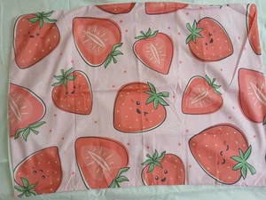 Pink STRAWBERRY Design Duvet Cover + Matching Sham - Picture 1 of 3