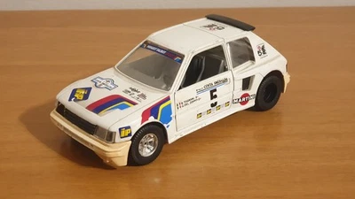 Modellino PEUGEOT 205 TURBO 16 (1984) Bburago Burago scala 1/25 cod. 0113 - Immagine 1 di 4