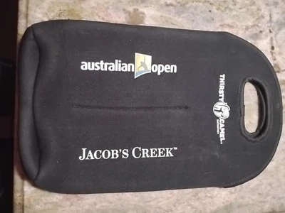 Bolsa doble aislada de neopreno Australian Open Merch se adapta a 2 botellas de vino de 750 ml  Foto 1 de 3