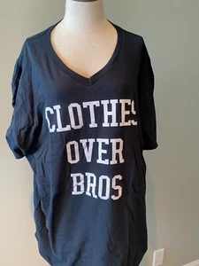 Clothes Over Bro’s schwarzes T-Shirt mit V-Ausschnitt XL Extra Large - Bild 1 von 1