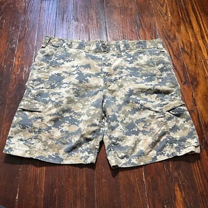 Carhartt Shorts Mens 44 Green Digital Camo Canvas Cargo Relaxed Fit - Picture 1 of 18