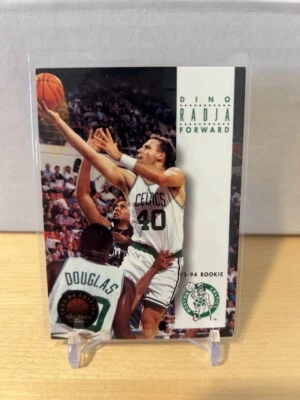 Tarjeta de novato SkyBox Premium Dino Radja Boston Celtics 1993-94 #198 Foto 1 de 2