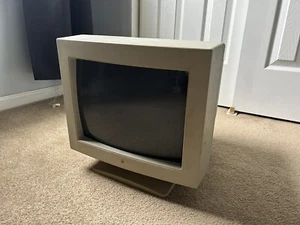 Vintage Apple Color Plus 14" Display Monitor Model M1787 - Powers On - Untested - Picture 1 of 3
