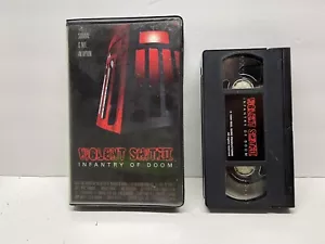 VIOLENT SHIT III 3 - INFANTERIE DES DOOMS VHS VIDEO Film Horror - Reel Gore - Bild 1 von 2