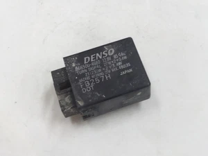Relé intermitente de señal de giro Yamaha V Star XVS 1100 1999-2009 OEM 5EL-83350-00-00 - Imagen 1 de 13