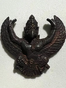 GARUDA PHAYA KRUT PHRA LP MHOON RARE OLD THAI BUDDHA AMULETT ANHÄNGER MAGIC IDOL82 - Bild 1 von 4