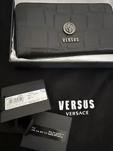 Versace VERSUS Black Leather Lionhead CLUTCH Purse - Picture 1 of 8