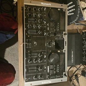 Numark iCDMIX2 Dual 2-Channel System CD iPod DJ Controller Broken Fader And Dot - Picture 1 of 2