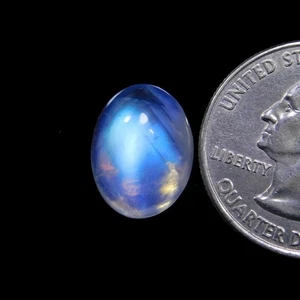 AAA Quality Rainbow Moonstone Cabochon Oval Shape 14.2x10.8x6.8mm 8.15Cts - Picture 1 of 3