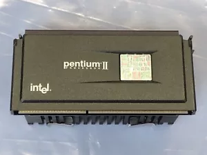 Intel Pentium II Processor 80522PX266512EC | SL2HE | 98290116-0320 266MHz CPU - Picture 1 of 9