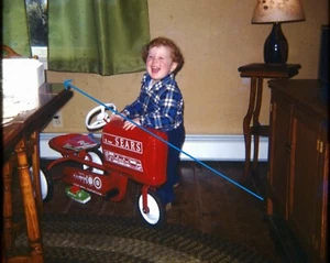 1979 35mm Slide Sears Trettraktor hellrot Happy Child #1285 - Bild 1 von 1