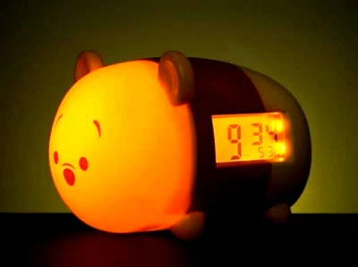 Disney Winnie Pooh Portable Digital LED Light Up Alarm Bedside Clock Night Light — 第 1/4 张图片