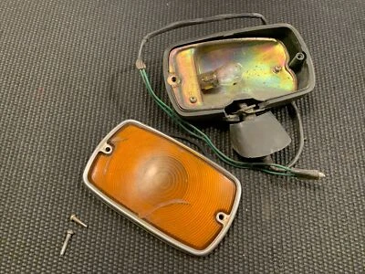 Piezas de lámpara de señal de giro delantera Toyota Land Cruiser FJ40 Foto 1 de 4