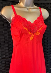 Vintage 60s TOP FORM Red FULL SLIP Size Medium Nylon Applique LACE Office Vixen - Picture 1 of 15