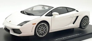 Autoart 1/18 Scale Diecast 74587 - Lamborghini Gallardo LP560-4 - Met White - Picture 1 of 6