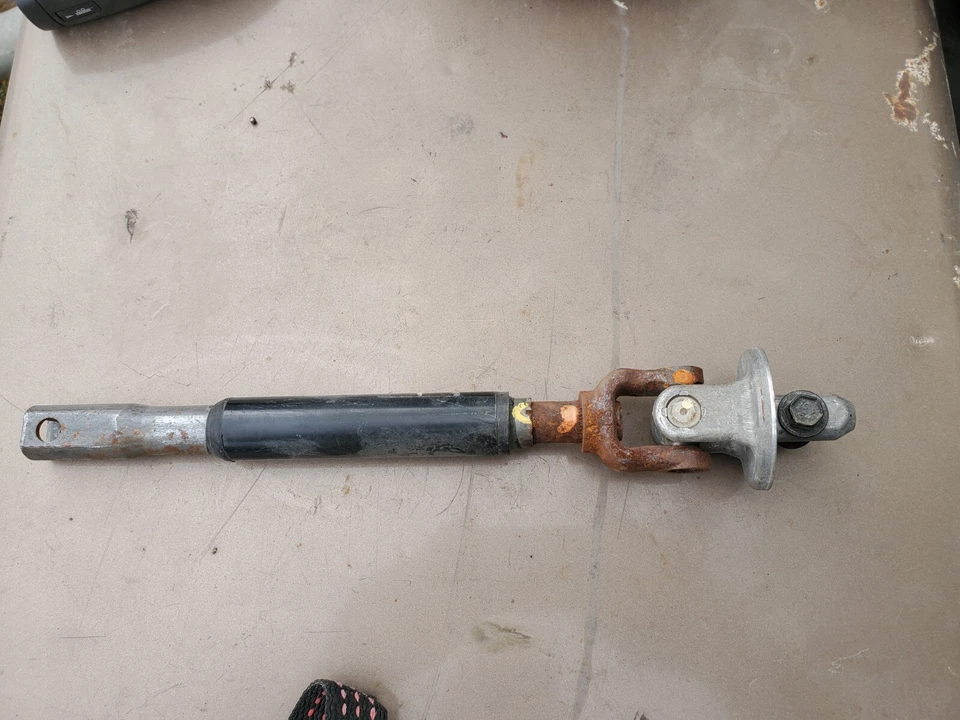 2007 2013 Chevy Truck Pickup Intermediate Steering Shaft Assemby Sierra Tahoe - Image 1 of 4