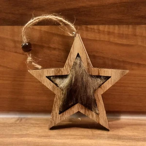 Stern mit Fell braun 10cm Ø aus Holz zum Aufhängen inkl. Kordel Dekoration #17 - Bild 1 von 3