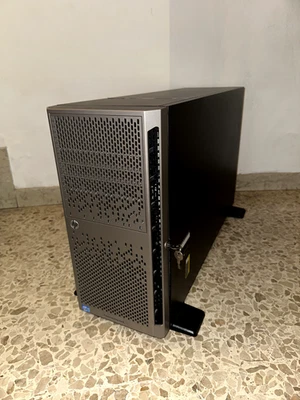 Server HPE ProLiant ML350p Gen8 Xeon E5-2620 v2 @ 2.10 GHz 24GB RAM NO HDD - Immagine 1 di 4