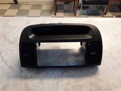 Moldura de rádio painel TOYOTA CAMRY 2005 COM ABERTURAS RELÓGIO 436700 - Imagem 1 de 4