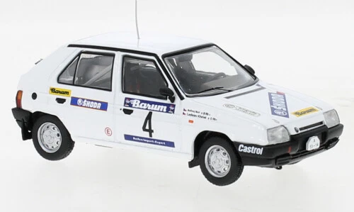 Ixo Model SKODA FAVORIT 136 L N.4 RALLY VALASSKAA ZIMA 1989 KRECEK/BORIVOJ 1:43 - Immagine 1 di 1