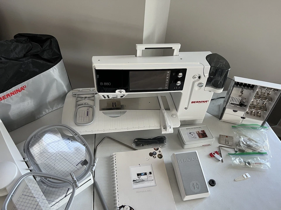 Bernina B 880 Plus Sewing/Quilting/Embroidery Machine + Stitch Regulator - Image 1 of 4