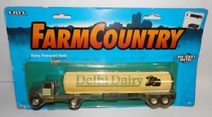 Ertl 1:64 Farm Country Dairy Transport Semi with Tanker Trailer #4320 (B) - Picture 1 of 2