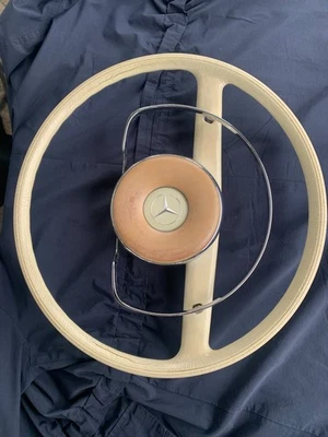 Volante Mercedes Benz 230SL Marfil, Completo Foto 1 de 4