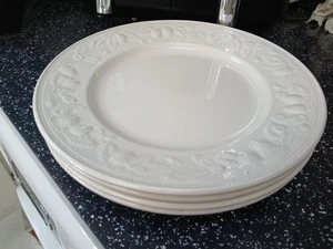 BARRATTS STRAWBERRY VINE LARGE DINNER PLATES X 4 - Picture 1 of 3
