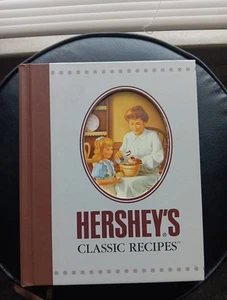 Hershey's Classic Recipes by Publications International Ltd. Staff Hardcover - Bild 1 von 6