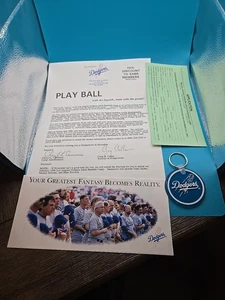 VTG Rare 1995 Los Angeles Dodgers Adult Fantasy Camp Items Keychain - Picture 1 of 7