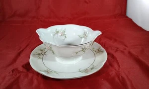 Theodore Haviland ROSALINDE Gravy Boat 7in PERFECT Gold Trim NO UTENSIL MARK - Picture 1 of 4