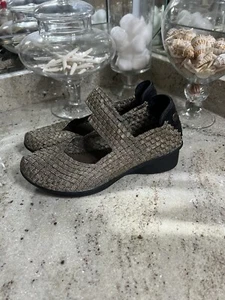 Bernie Mev Bronze Woven Mary Jane Wedge Shoes Size 38 8 7.5 Excellent Condition - Picture 1 of 10