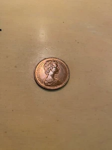 UK British 2 New Pence 1975 Elizabeth II Foreign Coin EXTREMELY RARE - Picture 1 of 2