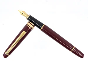 VINTAGE MONTBLANC MEISTERSTUCK 4810 14K GOLD NIB/GOLD TRIM GERMANY FOUNTAIN PEN - Picture 1 of 16